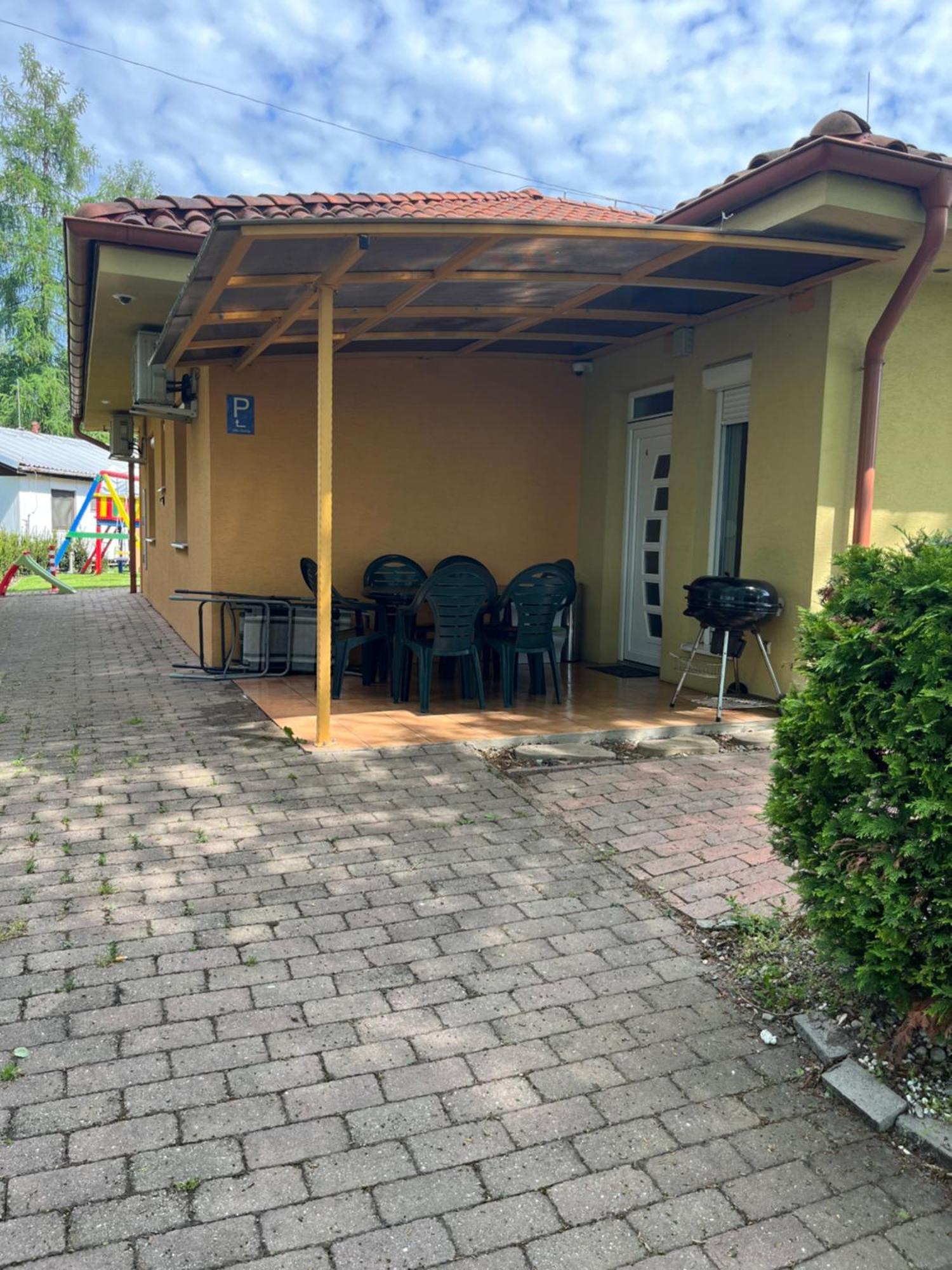 Villa Gracia Patince Exterior foto